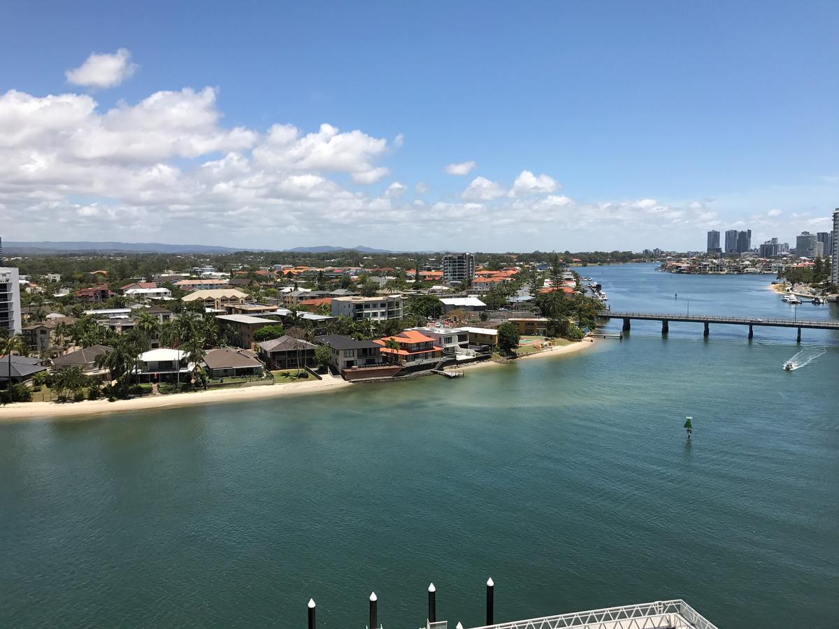 Moorings On Cavill Surfers Paradise Aparthotel Gold Coast Exterior photo