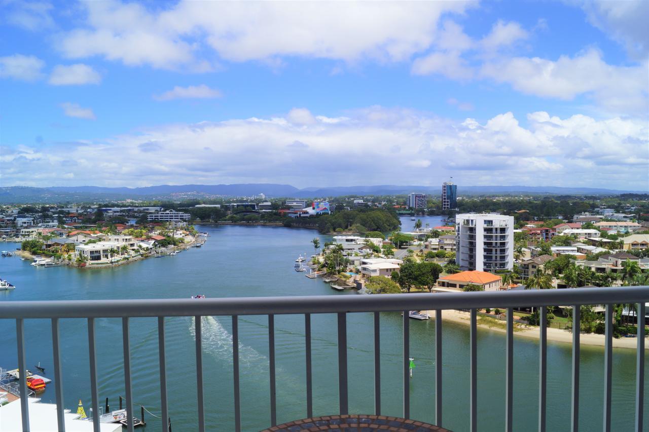 Moorings On Cavill Surfers Paradise Aparthotel Gold Coast Exterior photo