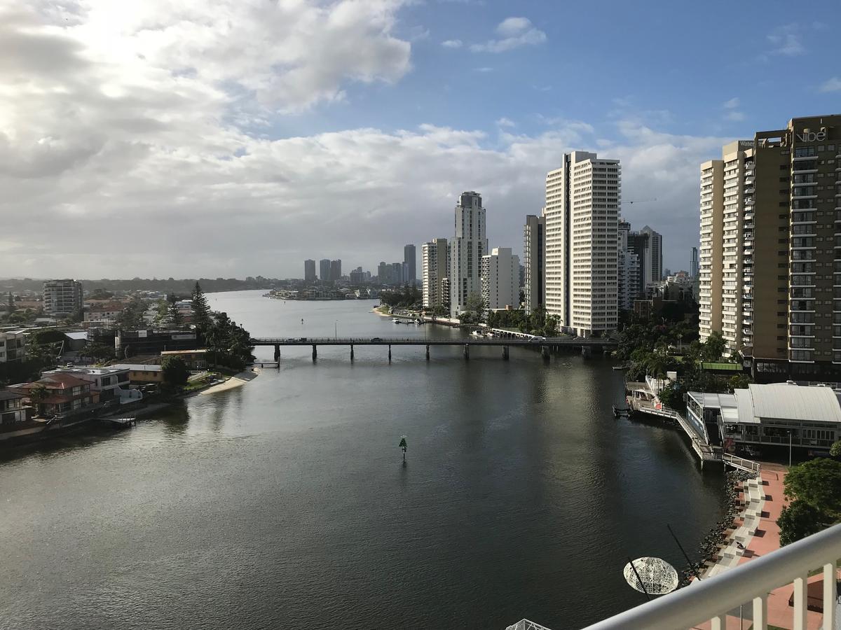 Moorings On Cavill Surfers Paradise Aparthotel Gold Coast Exterior photo